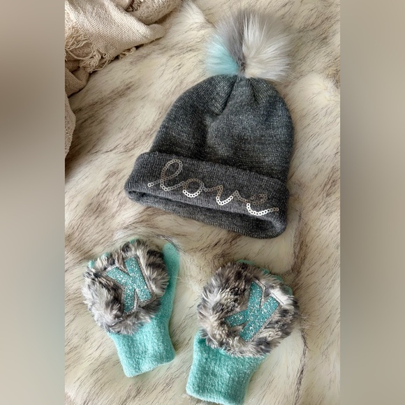Justice Girls Teal & Gray Love/Black “K” Initial Beanies And Fingerless Gloves - Picture 2 of 12